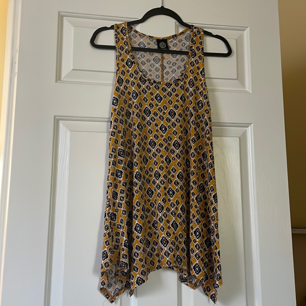 Bobeau Gold patterned blouse